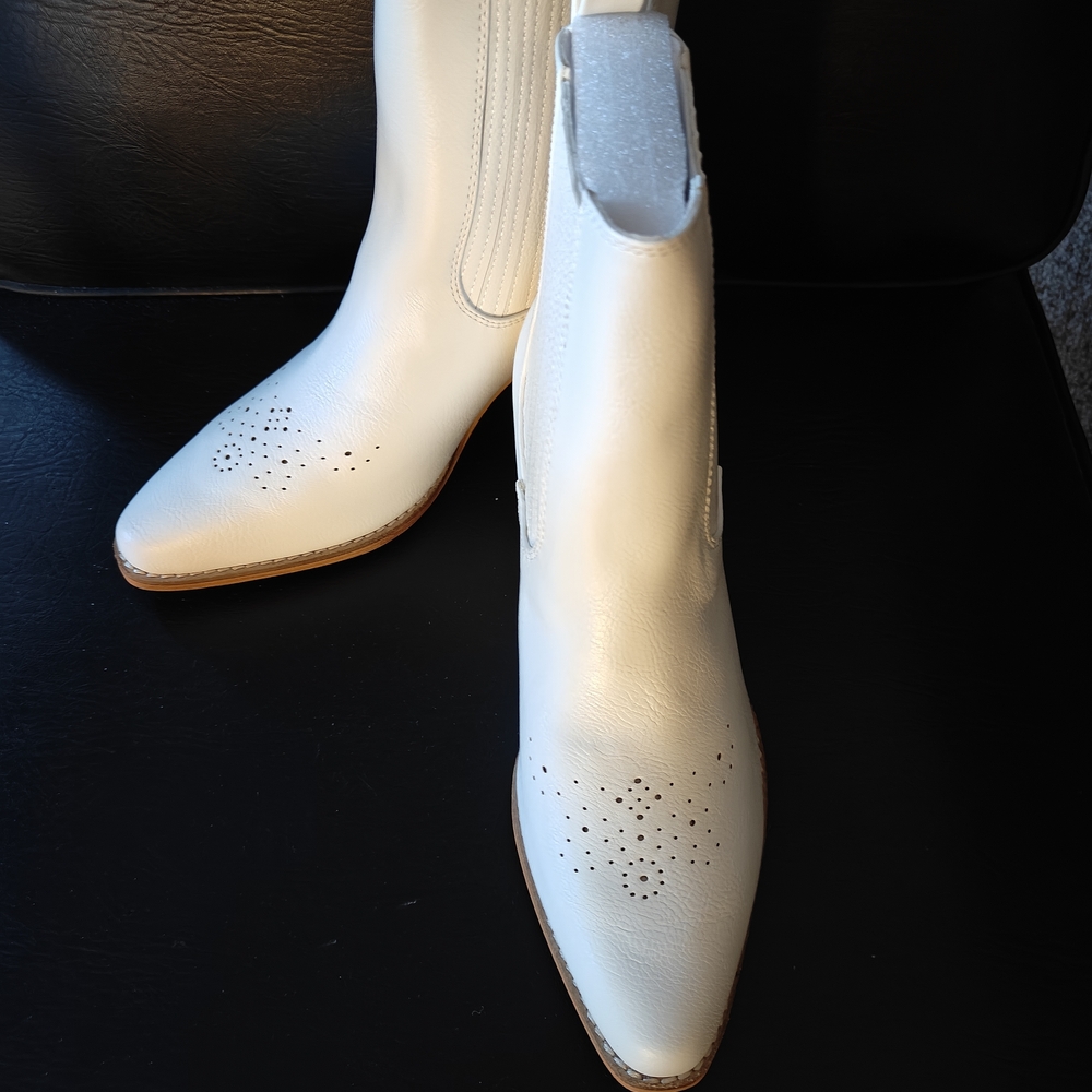 Elegant MM White PU Leather Ankle Boots